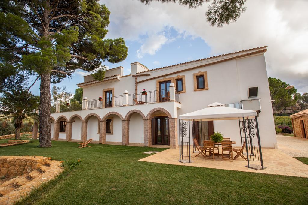 Agriturismo Feudo Muxarello Aragona ภายนอก รูปภาพ