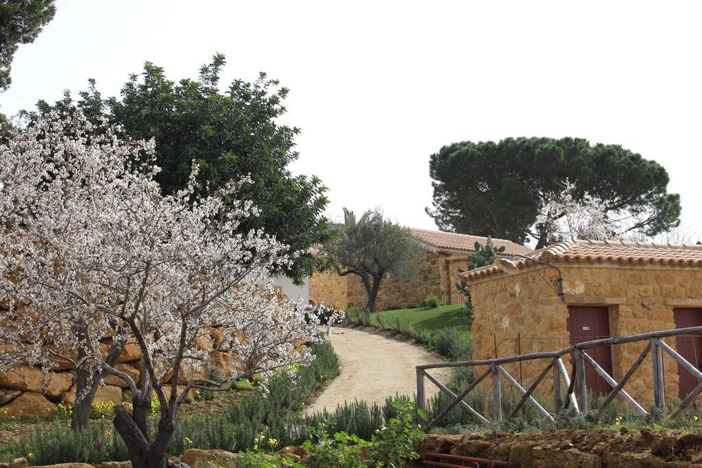 Agriturismo Feudo Muxarello Aragona ภายนอก รูปภาพ