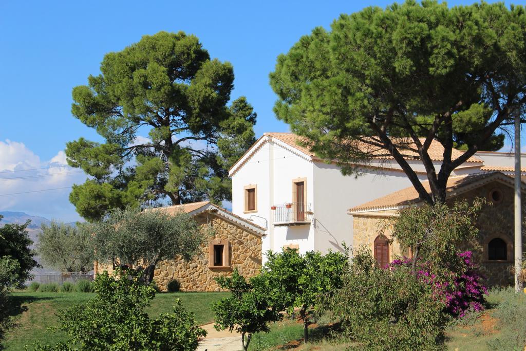 Agriturismo Feudo Muxarello Aragona ภายนอก รูปภาพ
