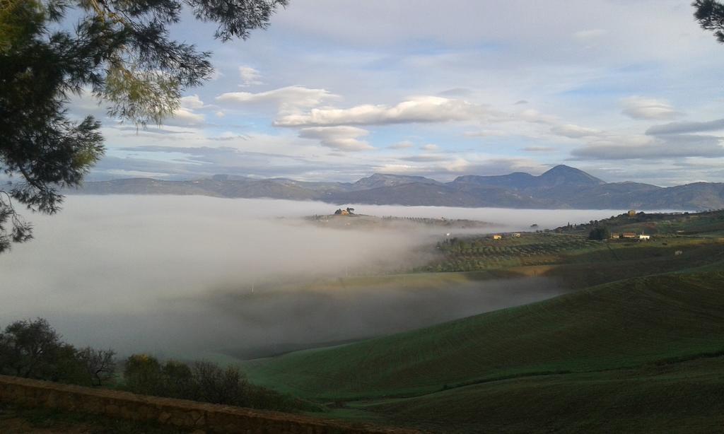 Agriturismo Feudo Muxarello Aragona ภายนอก รูปภาพ